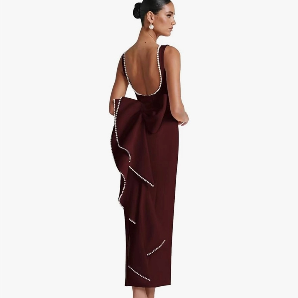 Elegant Burgundy Evening Dress